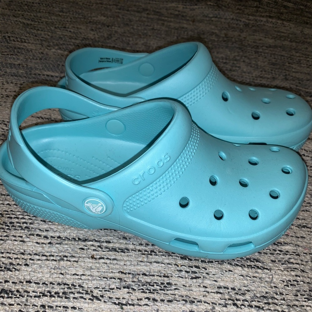 baby blue crocs